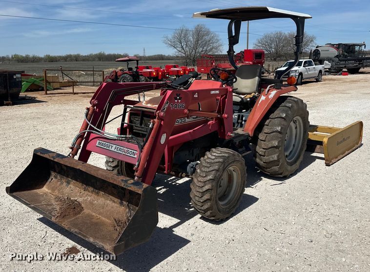 image for item ER8942 2004 Massey Ferguson 1433 MFWD tractor