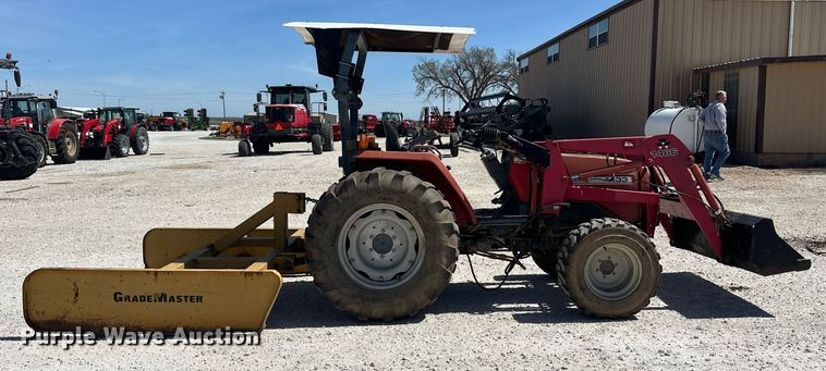 image for item ER8942 2004 Massey Ferguson 1433 MFWD tractor