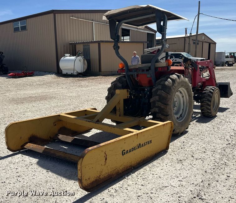 image for item ER8942 2004 Massey Ferguson 1433 MFWD tractor