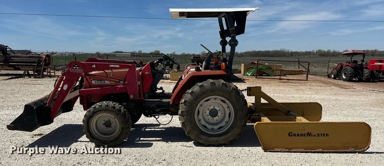 image for item ER8942 2004 Massey Ferguson 1433 MFWD tractor
