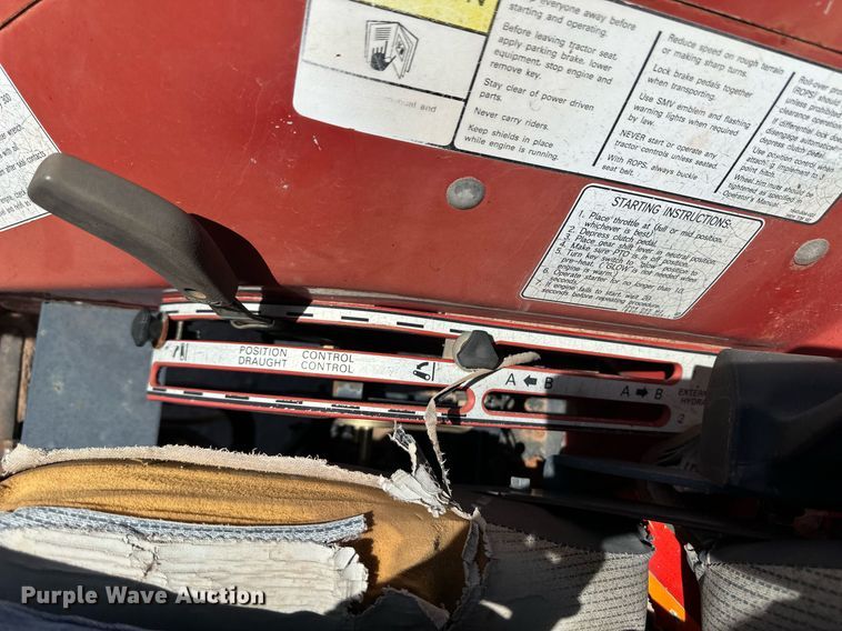 image for item ER8942 2004 Massey Ferguson 1433 MFWD tractor