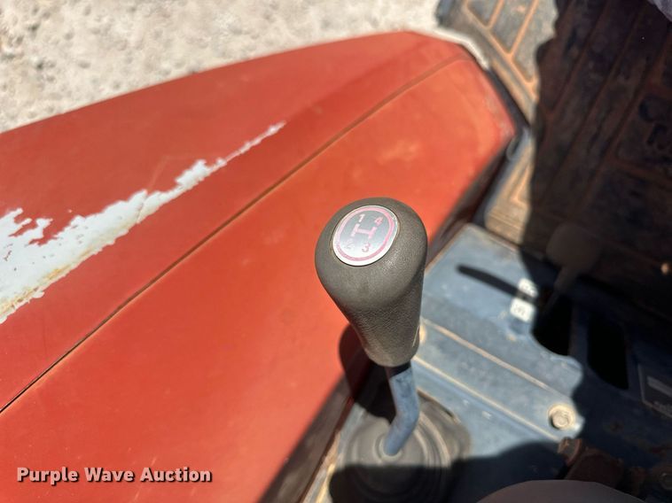 image for item ER8942 2004 Massey Ferguson 1433 MFWD tractor