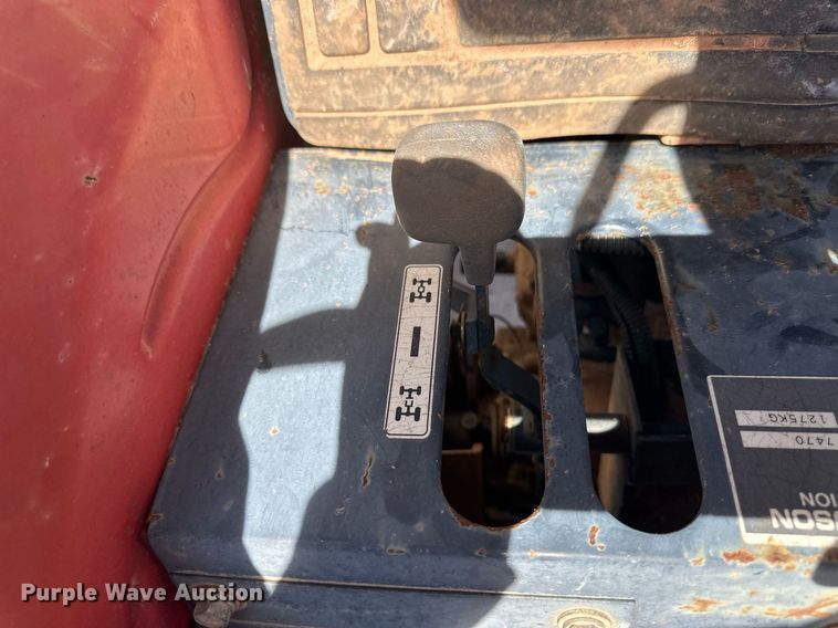 image for item ER8942 2004 Massey Ferguson 1433 MFWD tractor