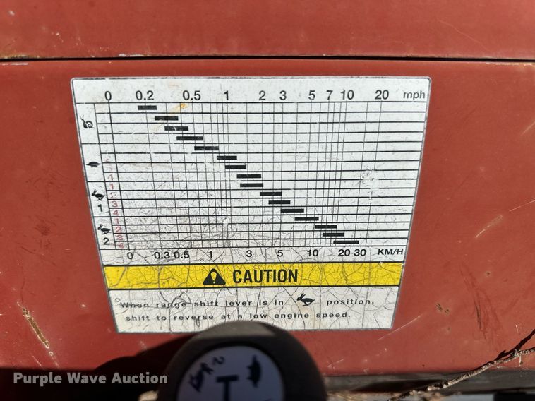 image for item ER8942 2004 Massey Ferguson 1433 MFWD tractor