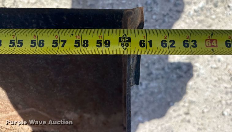 image for item ER8942 2004 Massey Ferguson 1433 MFWD tractor