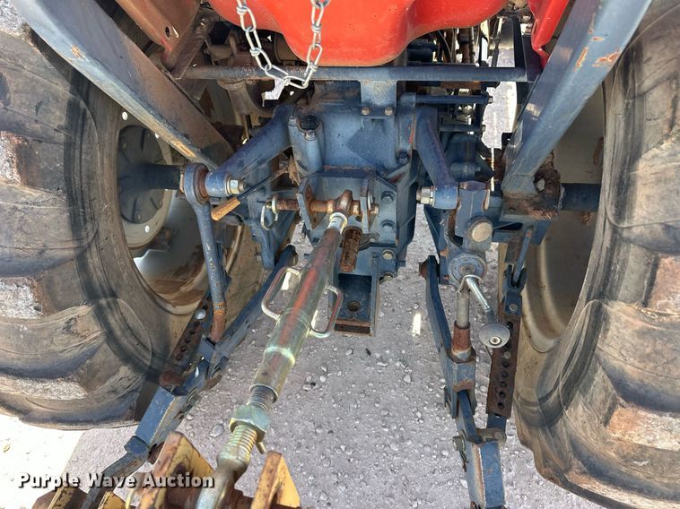 image for item ER8942 2004 Massey Ferguson 1433 MFWD tractor