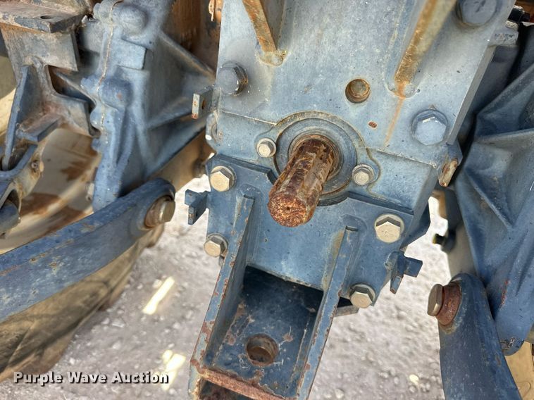 image for item ER8942 2004 Massey Ferguson 1433 MFWD tractor