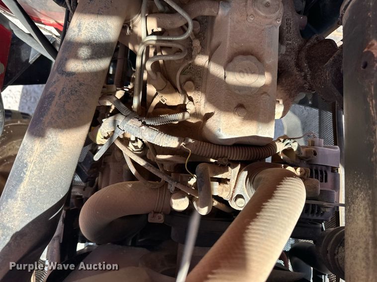 image for item ER8942 2004 Massey Ferguson 1433 MFWD tractor