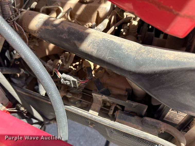 image for item ER8942 2004 Massey Ferguson 1433 MFWD tractor