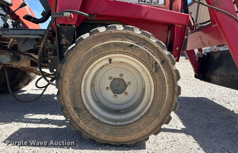 image for item ER8942 2004 Massey Ferguson 1433 MFWD tractor