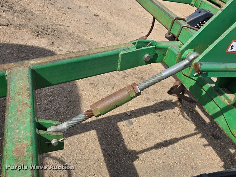 image for item NC9262 John Deere 980 field cultivator