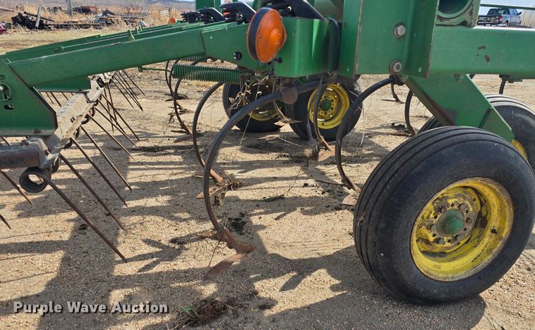 image for item NC9262 John Deere 980 field cultivator