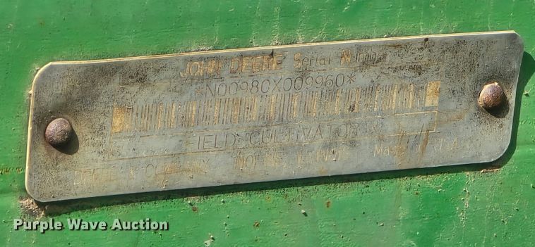 image for item NC9262 John Deere 980 field cultivator