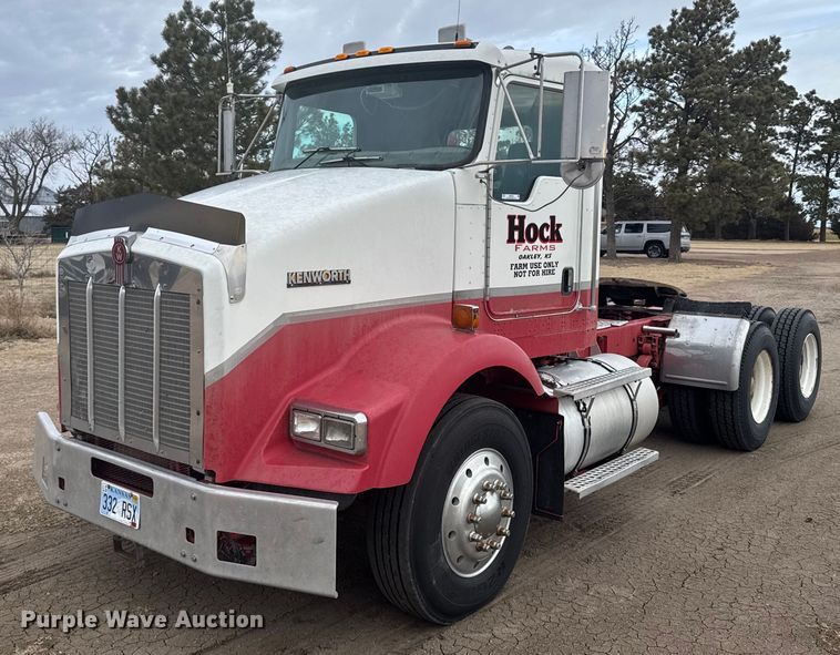 image for item NN9648 2005 Kenworth T800 semi truck