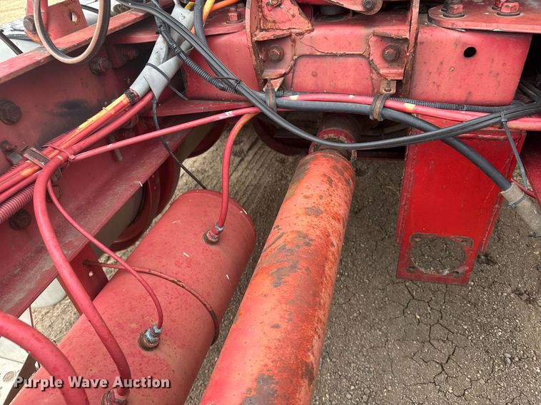 image for item NN9648 2005 Kenworth T800 semi truck