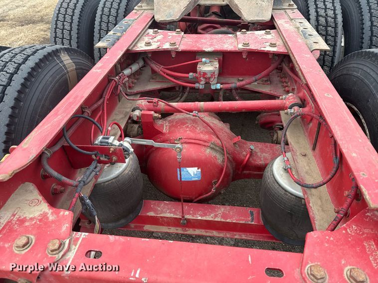 image for item NN9648 2005 Kenworth T800 semi truck