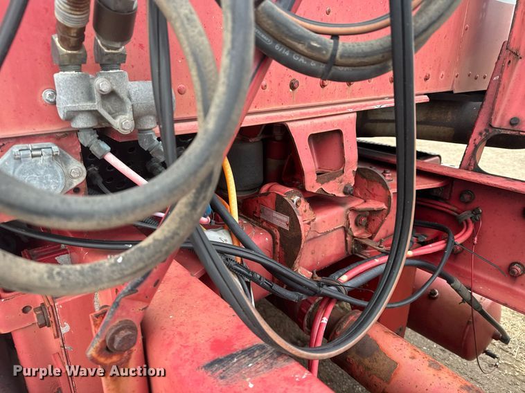 image for item NN9648 2005 Kenworth T800 semi truck