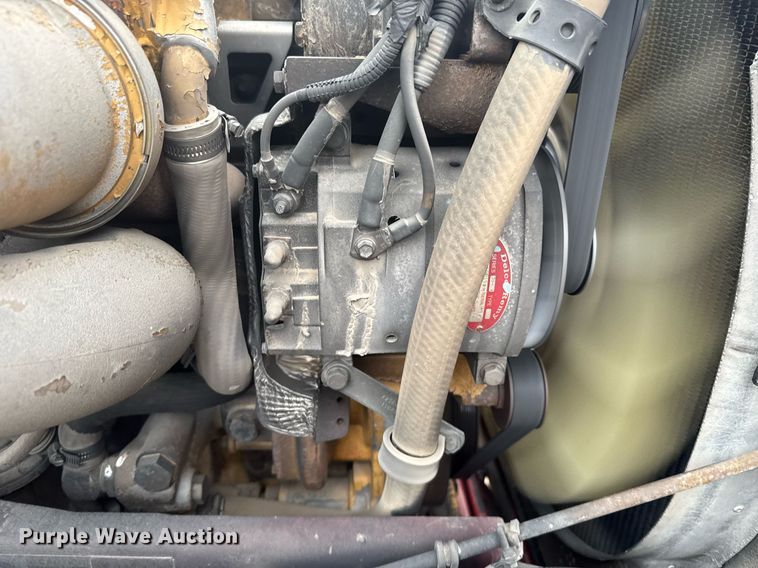 image for item NN9648 2005 Kenworth T800 semi truck