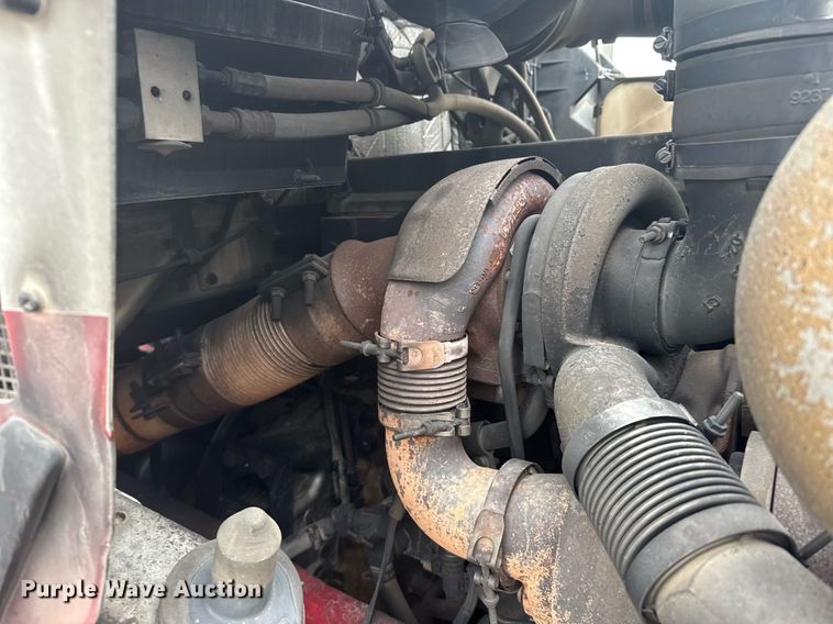 image for item NN9648 2005 Kenworth T800 semi truck