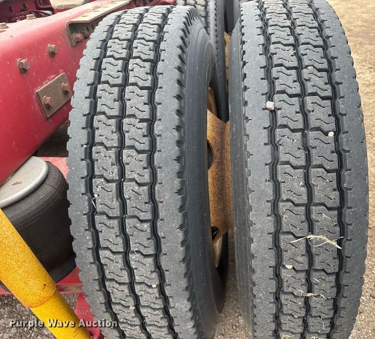 image for item NN9648 2005 Kenworth T800 semi truck