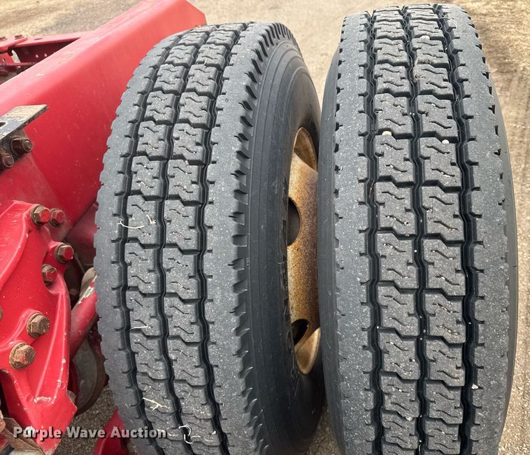 image for item NN9648 2005 Kenworth T800 semi truck