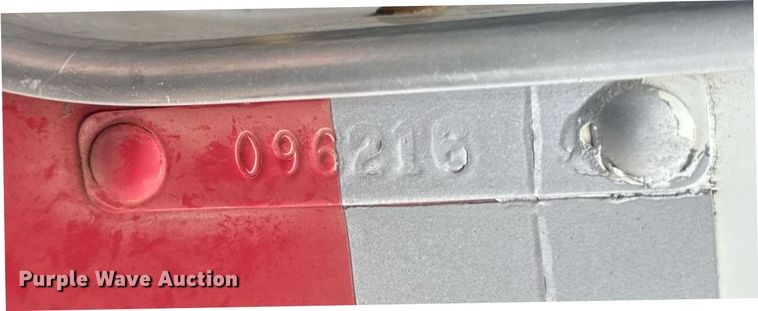 image for item NN9648 2005 Kenworth T800 semi truck