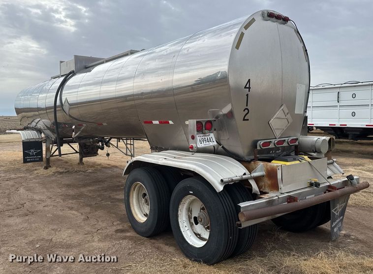 image for item NN9649 1984 Fruehauf tank trailer