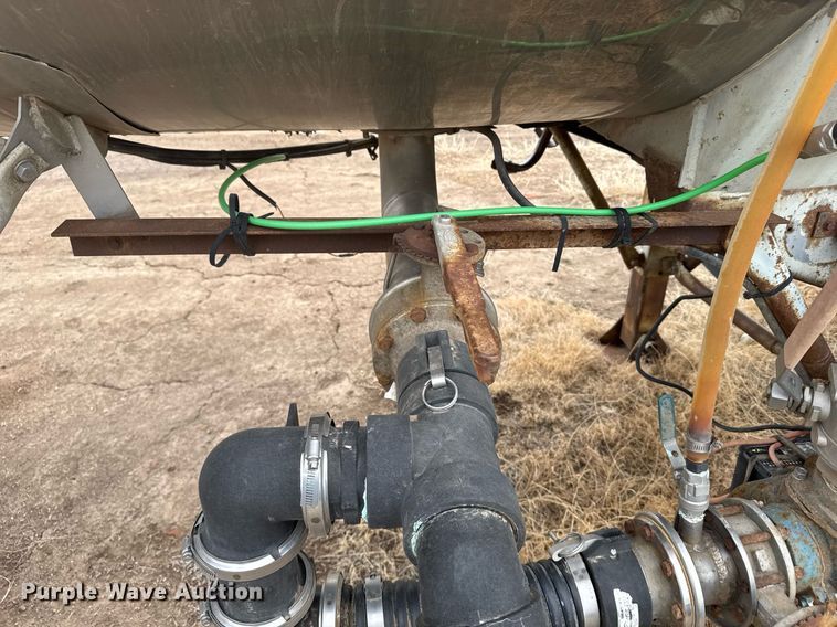 image for item NN9649 1984 Fruehauf tank trailer