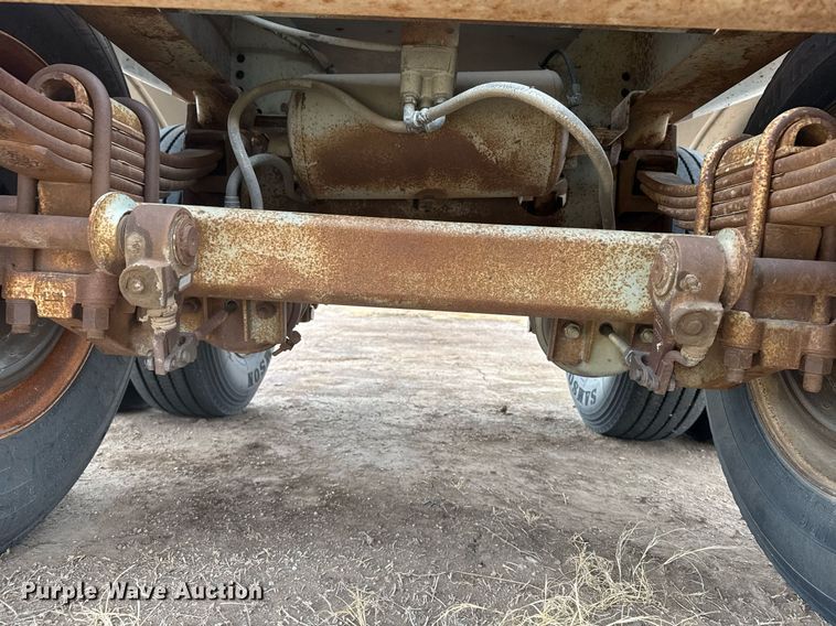 image for item NN9649 1984 Fruehauf tank trailer