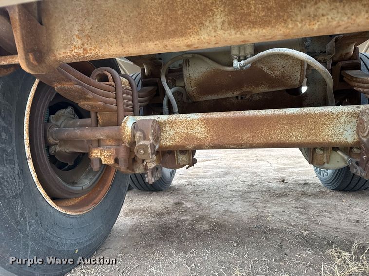 image for item NN9649 1984 Fruehauf tank trailer