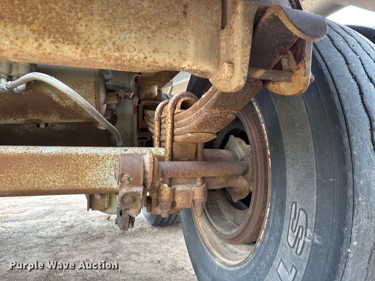 image for item NN9649 1984 Fruehauf tank trailer