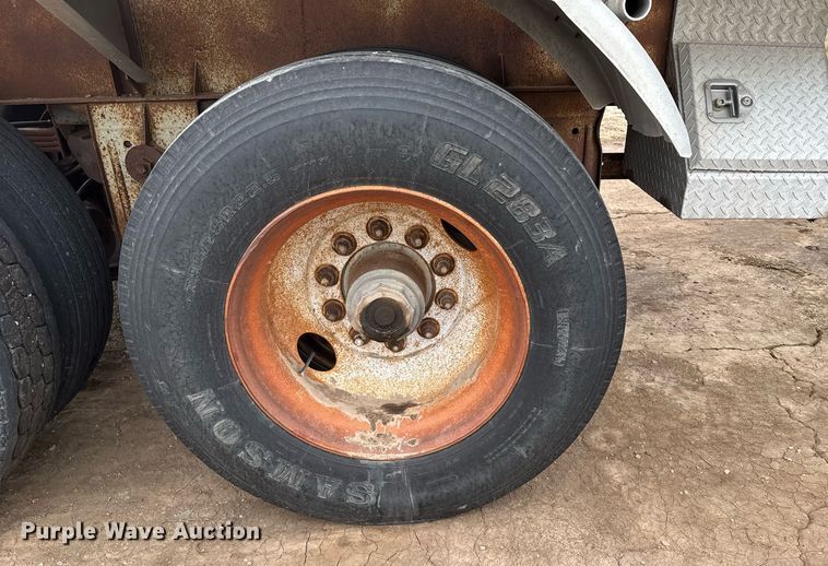 image for item NN9649 1984 Fruehauf tank trailer