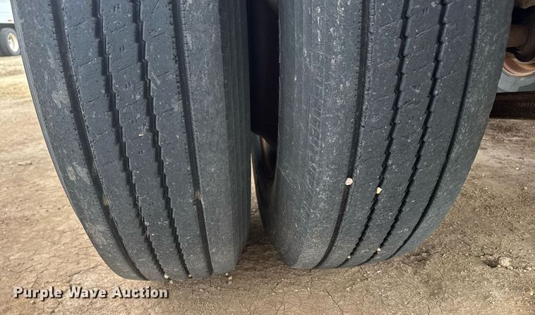 image for item NN9649 1984 Fruehauf tank trailer