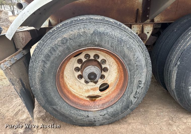 image for item NN9649 1984 Fruehauf tank trailer