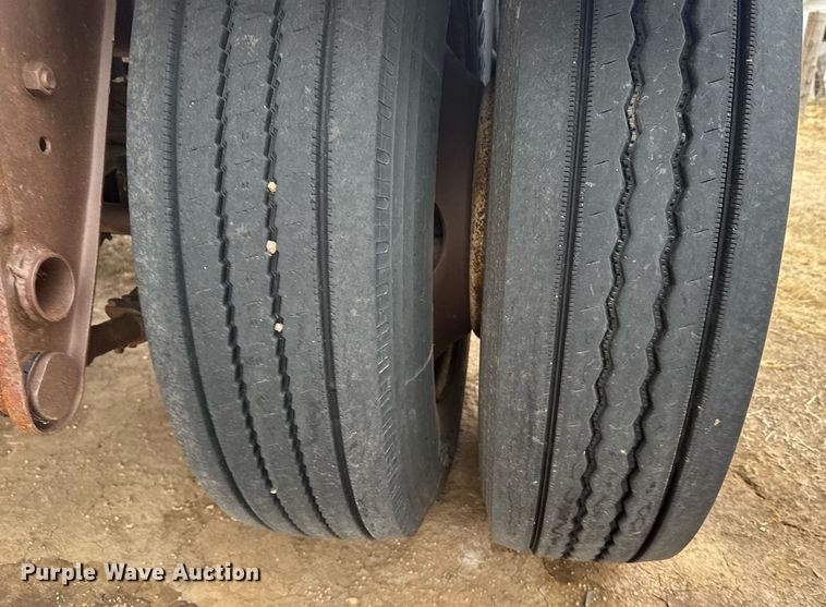 image for item NN9649 1984 Fruehauf tank trailer