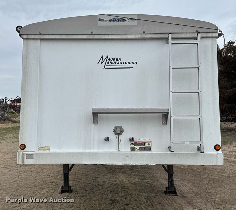 image for item NN9650 2013 Maurer grain trailer