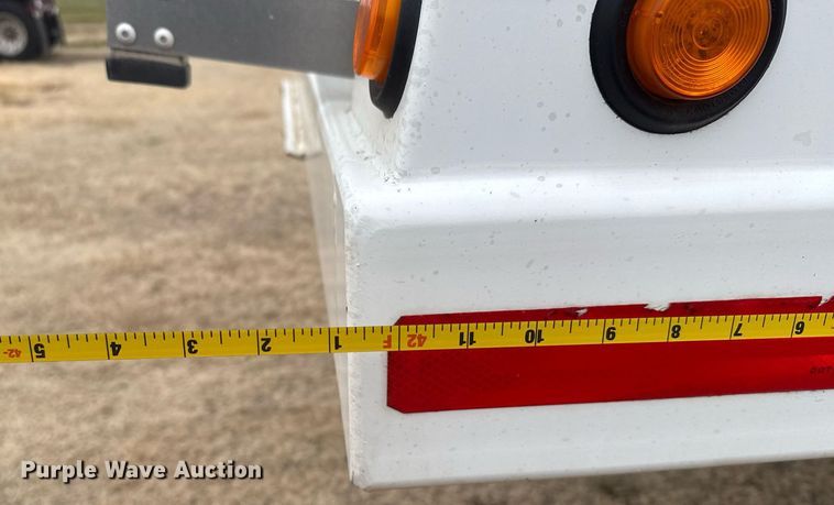 image for item NN9650 2013 Maurer grain trailer