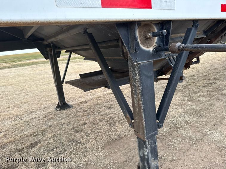 image for item NN9650 2013 Maurer grain trailer