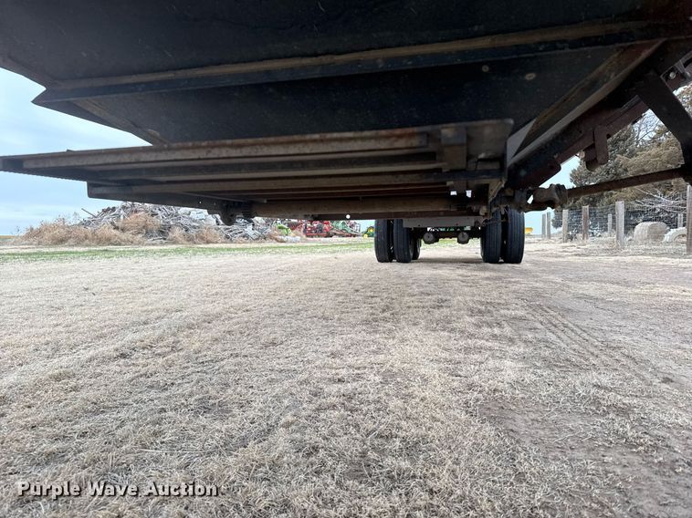 image for item NN9650 2013 Maurer grain trailer