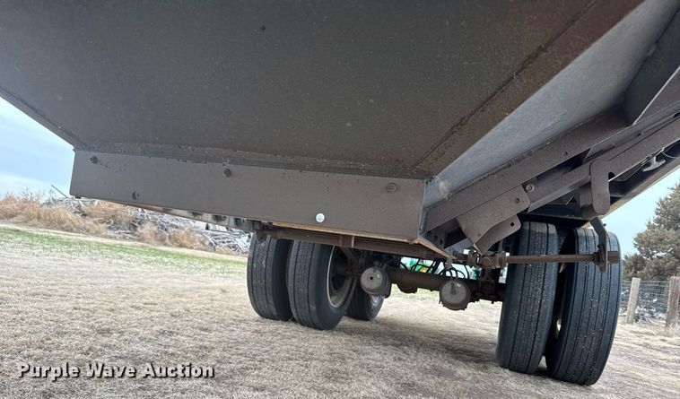 image for item NN9650 2013 Maurer grain trailer