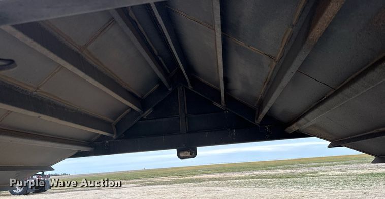 image for item NN9650 2013 Maurer grain trailer