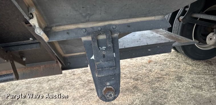 image for item NN9650 2013 Maurer grain trailer