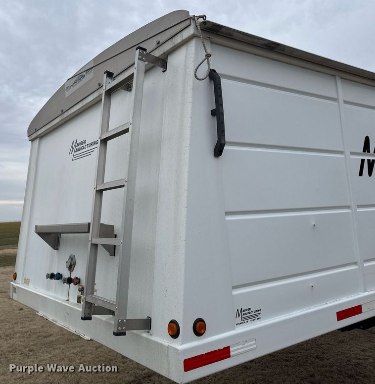 image for item NN9650 2013 Maurer grain trailer