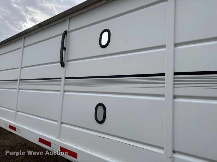 image for item NN9650 2013 Maurer grain trailer