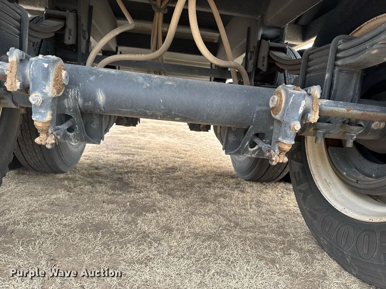 image for item NN9650 2013 Maurer grain trailer