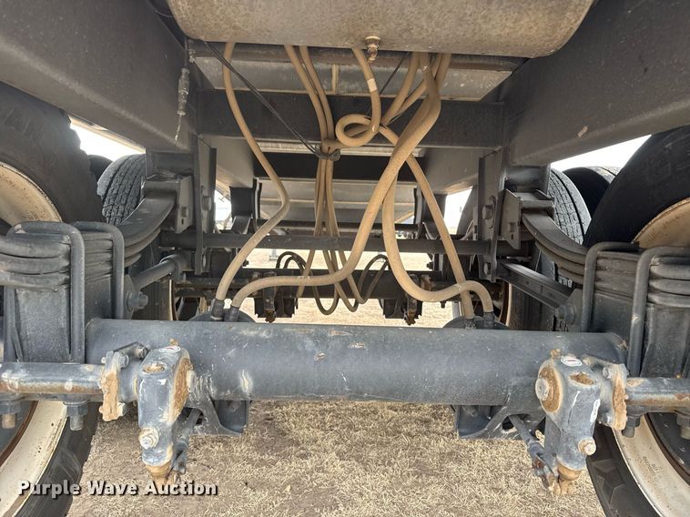 image for item NN9650 2013 Maurer grain trailer