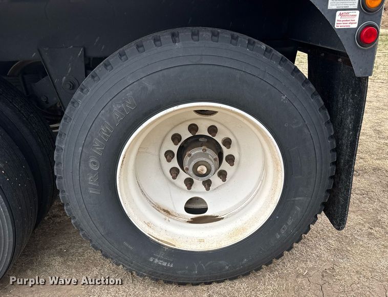 image for item NN9650 2013 Maurer grain trailer