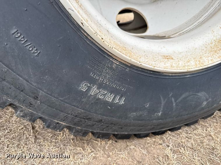 image for item NN9650 2013 Maurer grain trailer