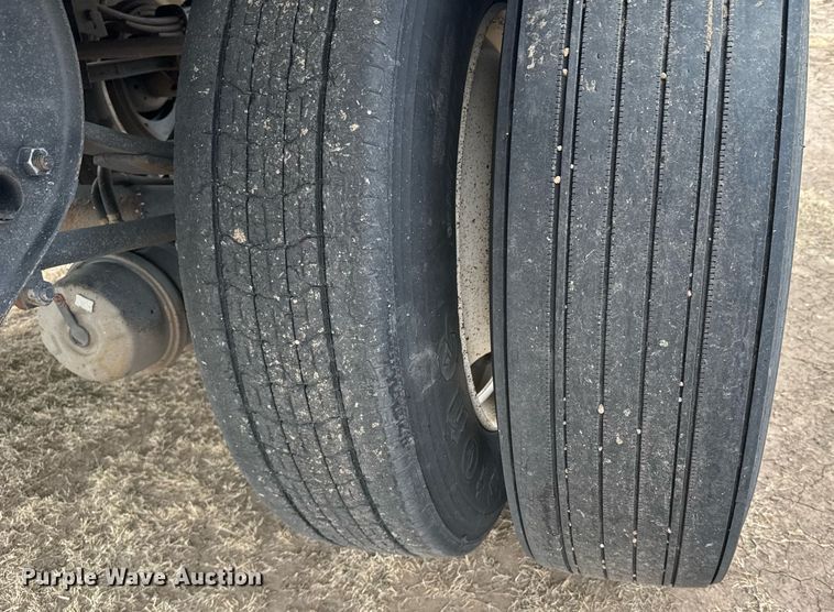 image for item NN9650 2013 Maurer grain trailer