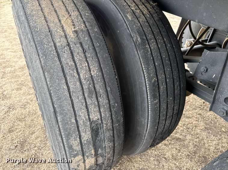 image for item NN9650 2013 Maurer grain trailer